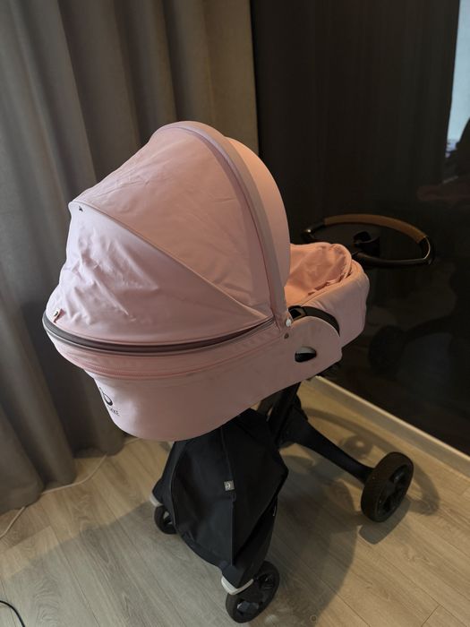 Коляска Stokke Xplory V6 (прогулянка), кол. бузковий (Brushed Lilac) з коричневою ручкою + сумка