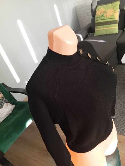 Czarny sweterek damski