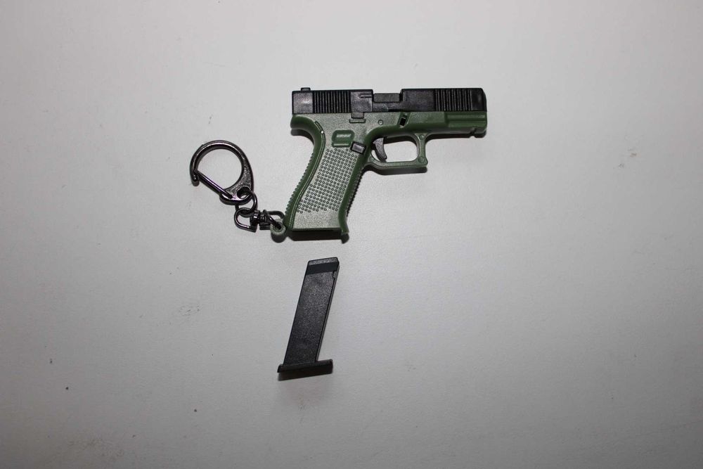 Стильний брелок пістолет Глок G45