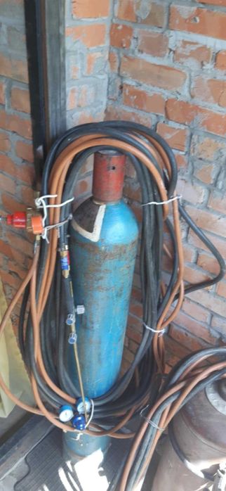 Два газових різака в комплекті