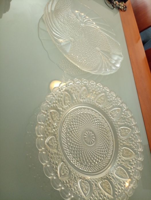2 centros de mesa vintage - Vidro trasparente com relevo (medidas 32 cm e 30 cm diâmetro)