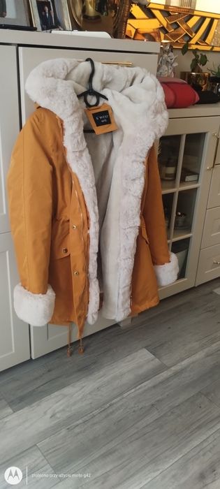 Piękna parka damska z futerkiem