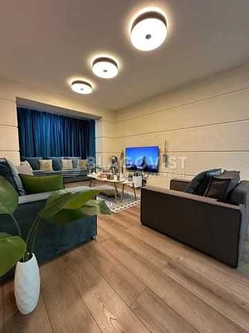 Продам 3к квартира,Кошиця 10/21, Позняки 100м2, дизайнерський ремонт