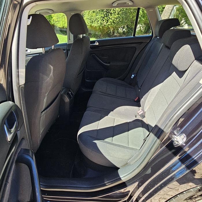 Vendo Vw golf variant 1.6 tdi versão blueMotion esta rigorosamente impecável em todos os aspectos
