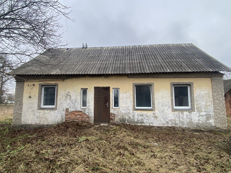 Терміново продам булинок в смт.Брусилів 70 ки від м .Києва