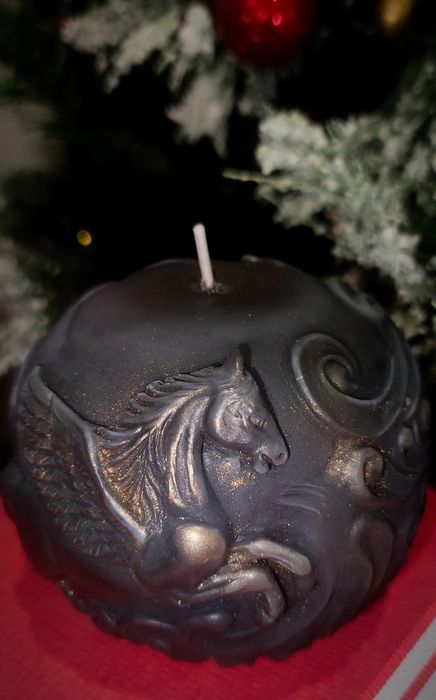 Кінь символ 2026 року, свічка ароматизована