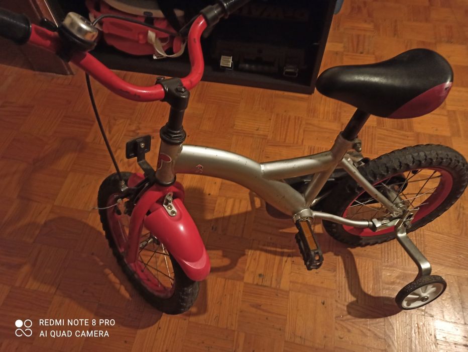 Bicicleta com rodas de apoio