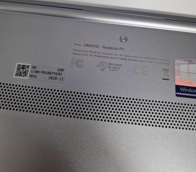 Laptop Asus ZenBook 14 UM431D 14 " AMD Ryzen 5 8 GB / 512