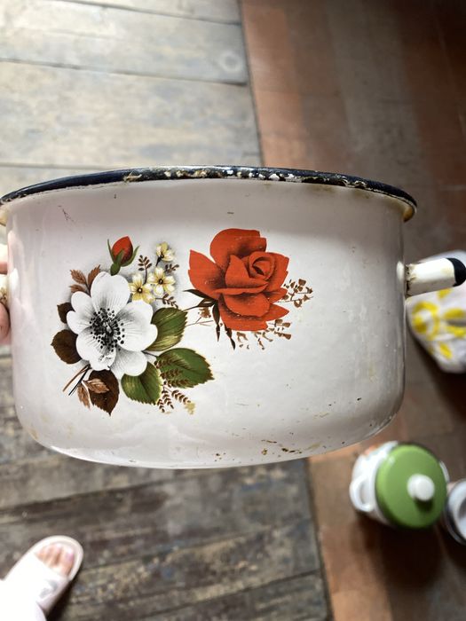 Кастрюли, сковородки, миски