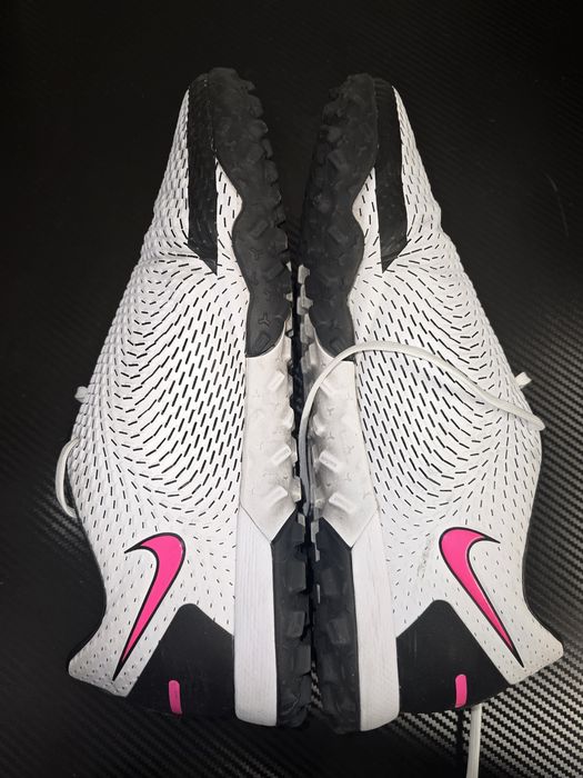 Сороконіжки Nike Phantom GT Academy, 46 р-р

Це сороконіжки Nike Phant