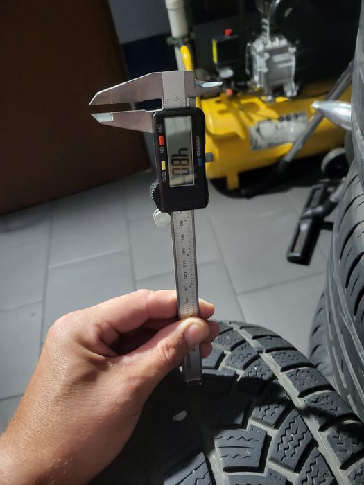 Opony 2 sztuki zimowe 235/55/18