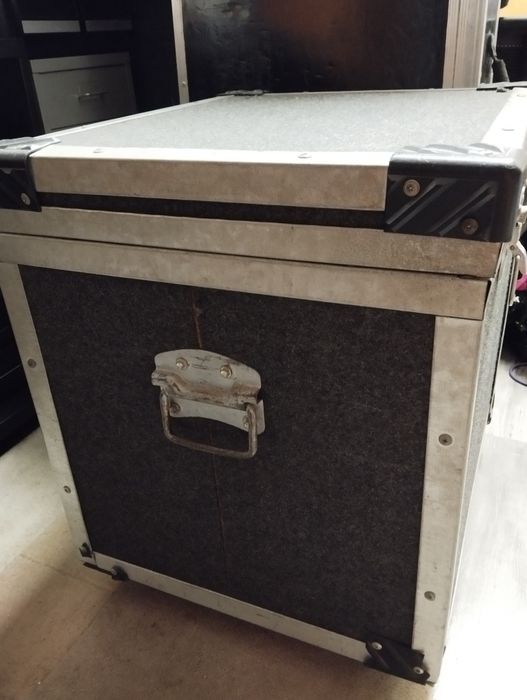 Skrzynia na kable lub sprzęt