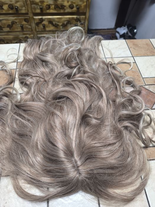 Peruka ciemny blond