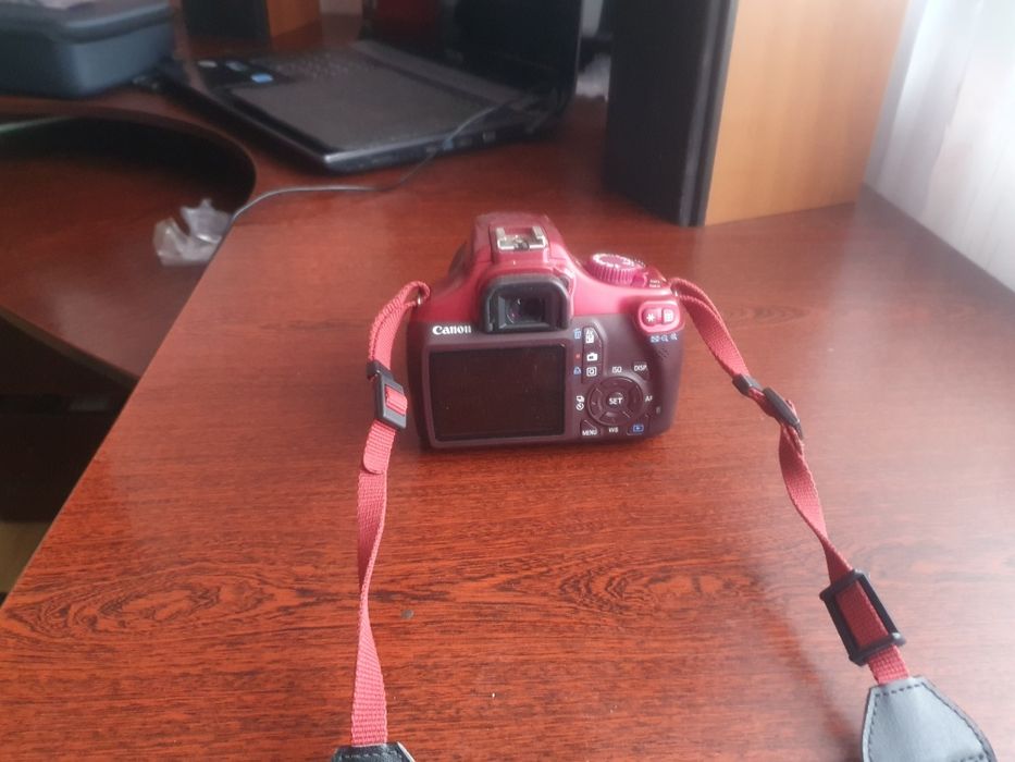 Фотоапарат Canon 1100D