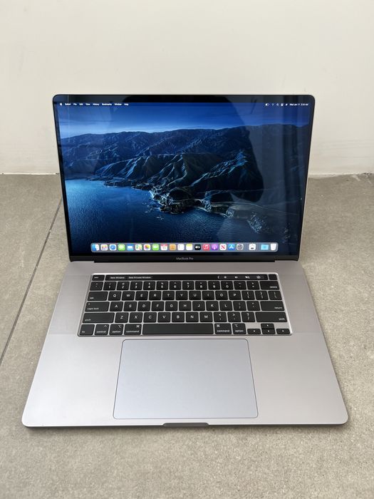 590$ MacBook Pro 16 2019 MVVJ2 2,6GHz / i7 / 16 GB / 512gb SSD