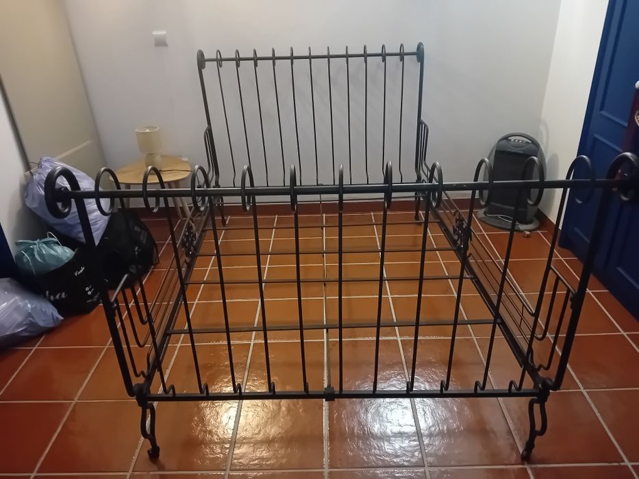 Cama em ferro  rústica