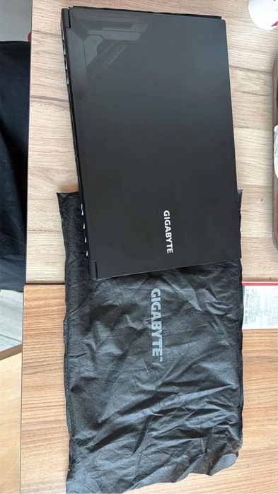 Portátil Gigabyte RTX4050 / i7 13ªgeração / 16gb RAM / 1TB | 2 anos de garantia
