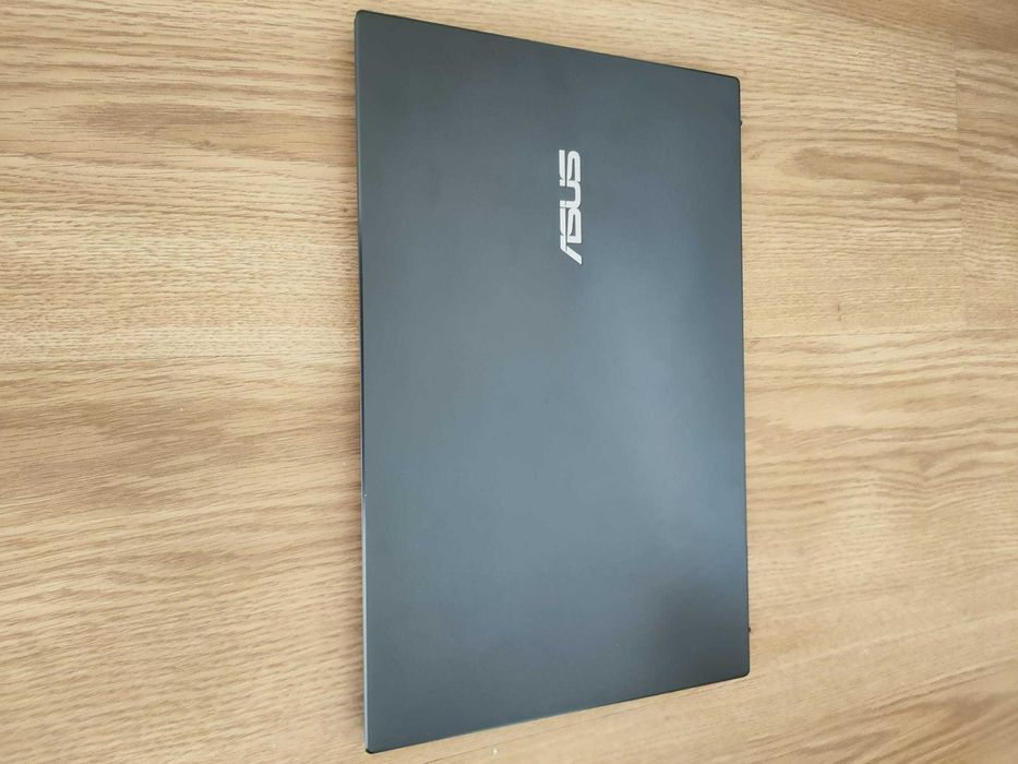 ASUS ZenBook 14 - como Novo - sem uso/caixa/com garantia