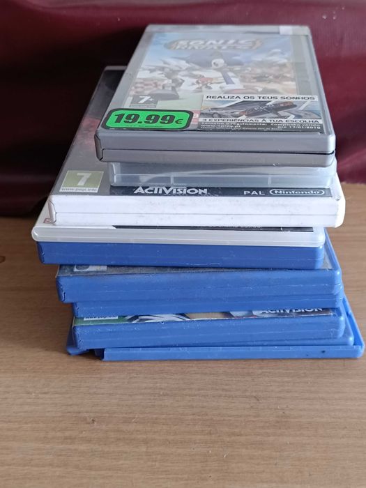 Videojogos e Caixas para Wii, PS2, PSP