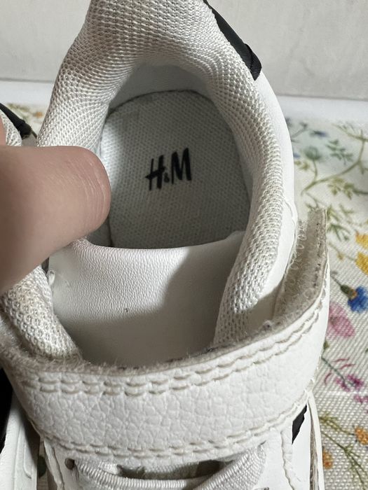 Дитячі білі кросівки H&M для хлопчика чи дівчинки 25 розмір
