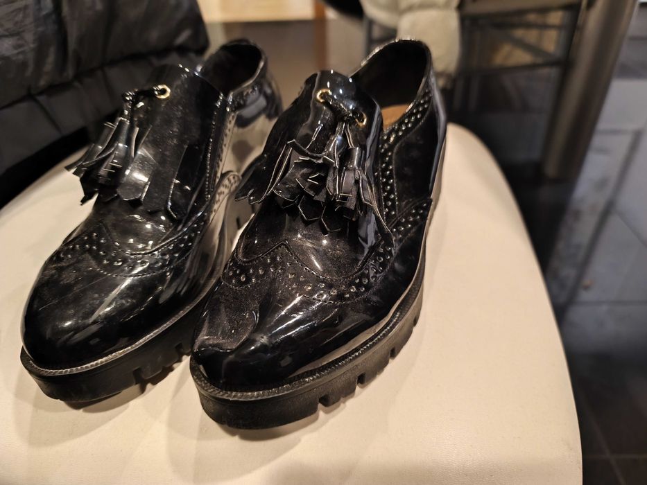 Sapatos verniz preto