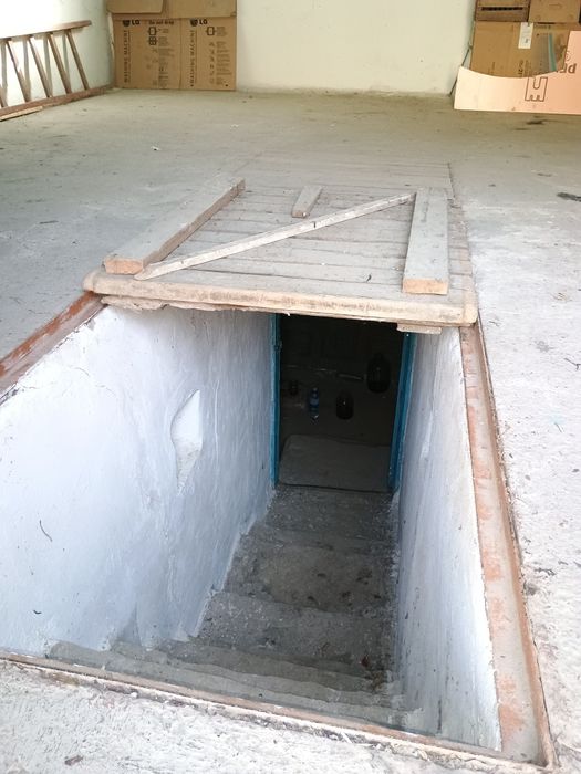 Продам гараж в 119 р-ні (біля кладовища)