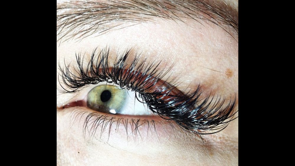 Przedłużanie i zagęszczanie rzęs