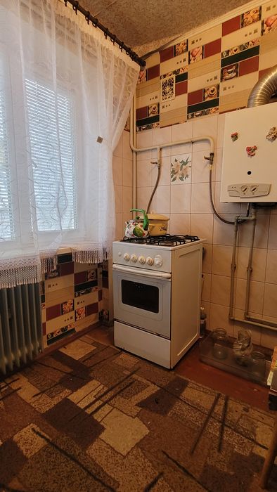 Продам 2-во кімнатну. Ворошилівка.