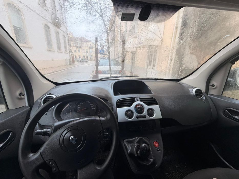 Kangoo em ótimo estado