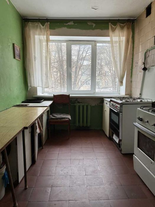 Затишна та світла кімната на Алмазному – 2/5 поверх! Краща ціна!