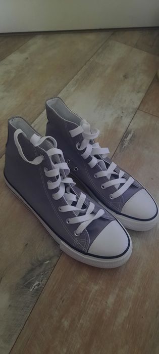 Nowe trampki za kostkę szare
