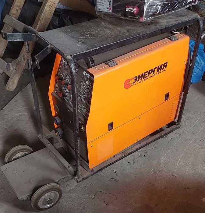 Зварювальні апарати	ПДГУ-500, ПДГ-315, ВДУ-506С Сварочники