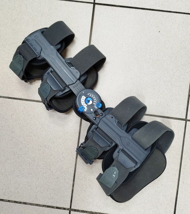 Телескопический коленный ортез Ascender ROM.