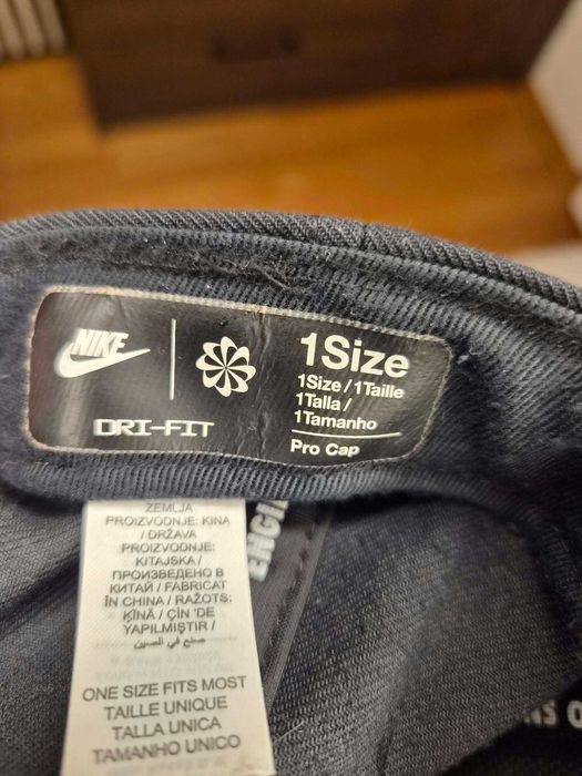 czapka z daszkiem nike