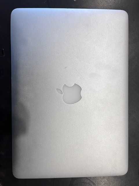 MacBook AIR 2105 A1502