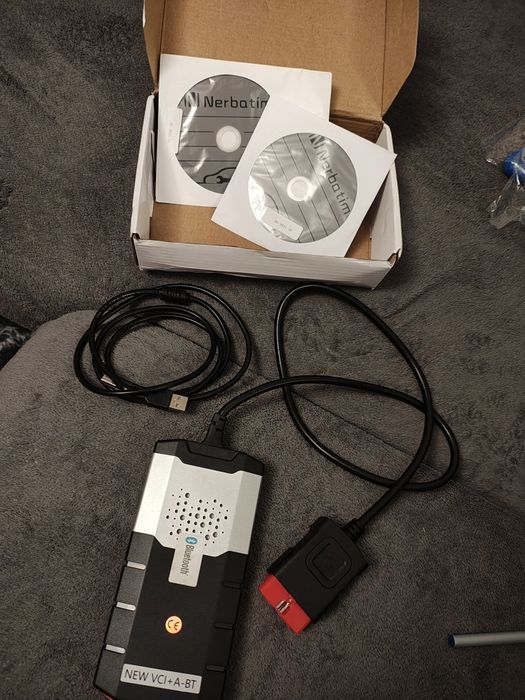 Interfejs diagnostyczny OBD2 NEW VCI+A-BT Bluetooth + kable + płyty