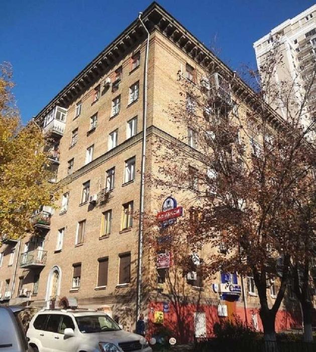 2 кім квартира 63 м2 вул. Ділова 6 Метро Олімпійська Печерський район