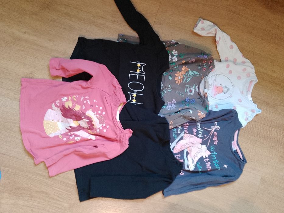 Ubrania dla dziewczynki 98