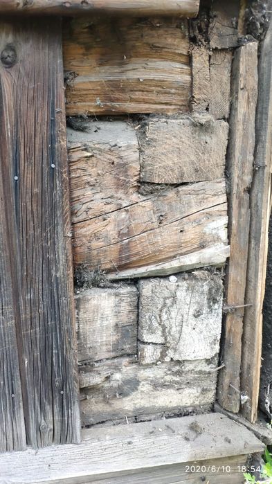 Sprzedam drewniany dom. Do rozbiórki. Możliwość usługi przeniesienia.