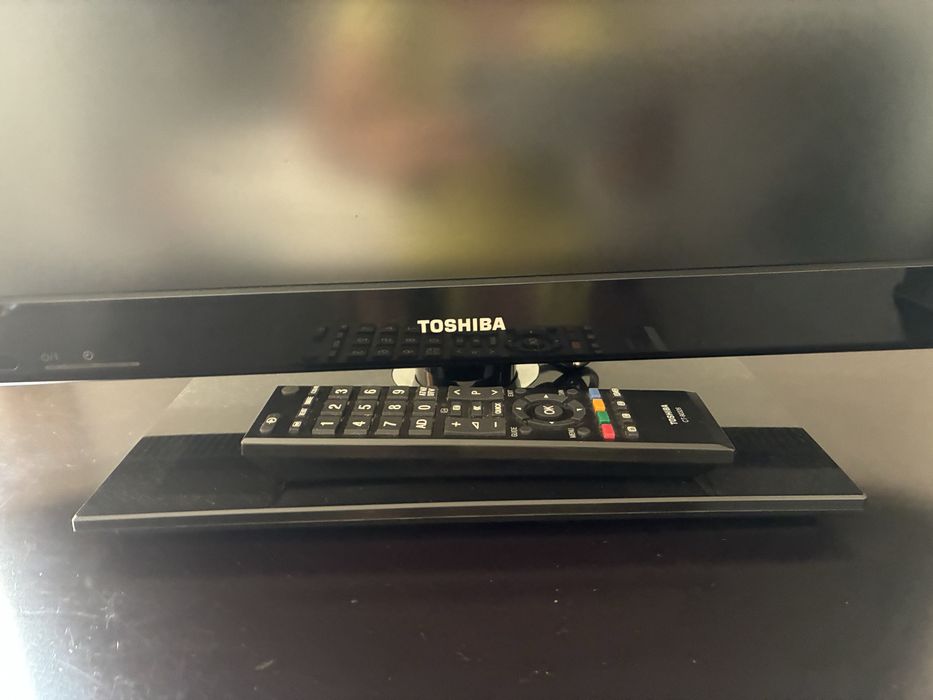TV - TOSHIBA Regza de 24 polegadas