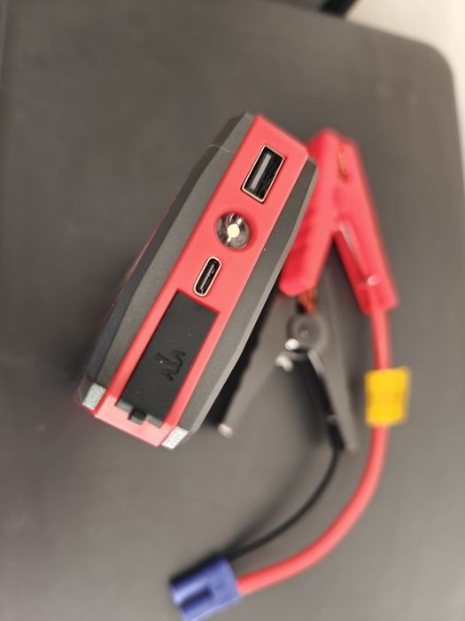 Ładowarka booster jumper urządzenie rozruchowe nowe latarka kable aku