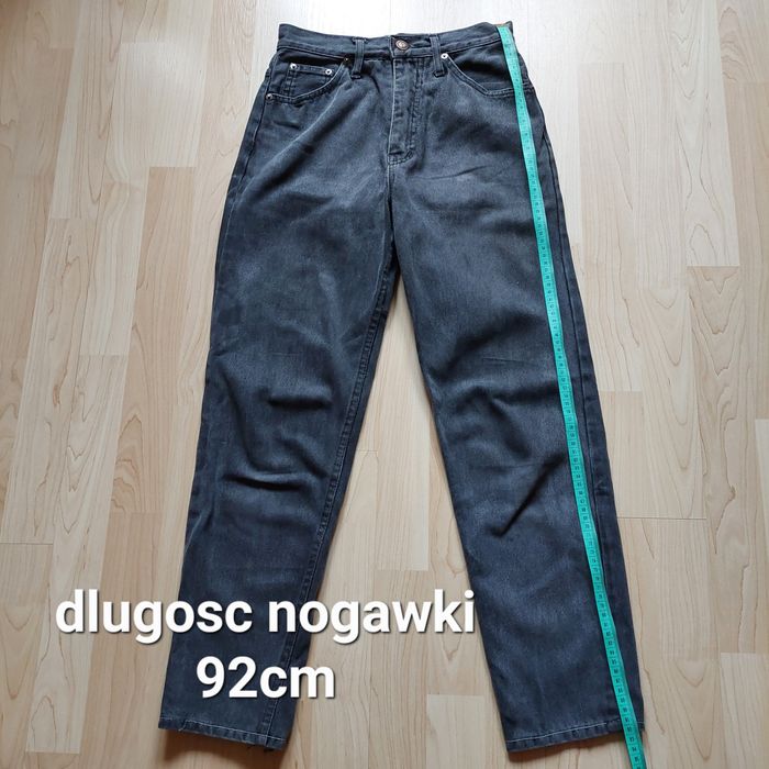 Szare spodnie mom jeans