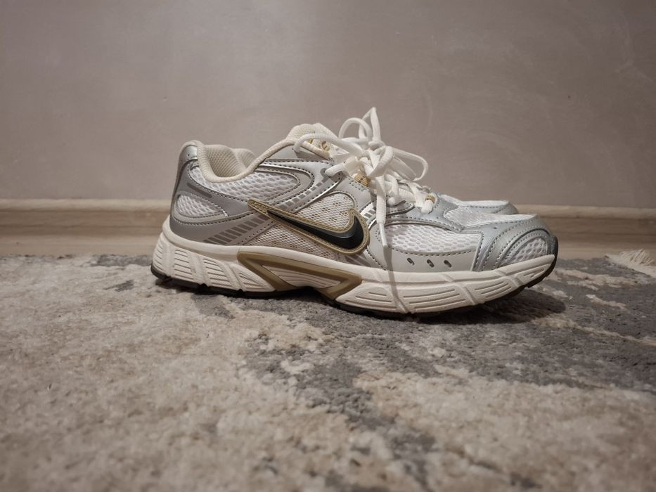 Кросівки Nike v5 rnr 42 розмір(26,5 см уст )
