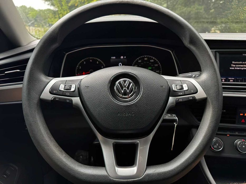 Volkswagen Jetta      2019