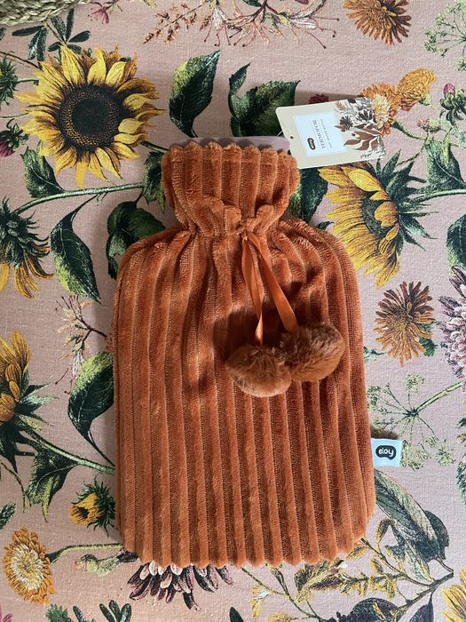 Nowy z metką termofor Eloy / pluszowy nowy termofor z pomponikamk