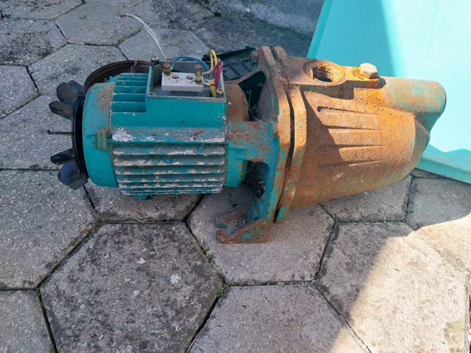 Motor para poço avariado