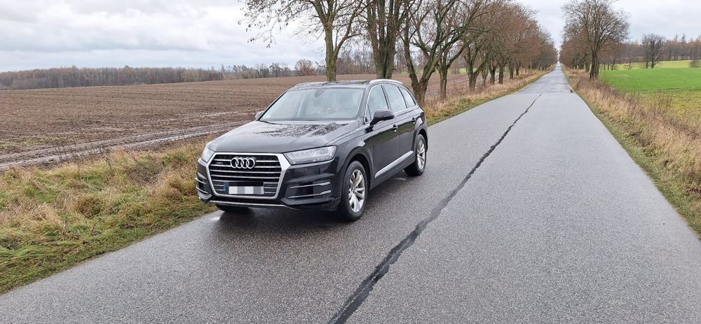 Audi Q7 salon polska
