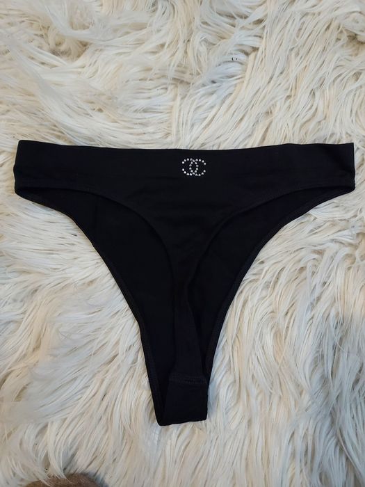 Nowe  stringi Chanel