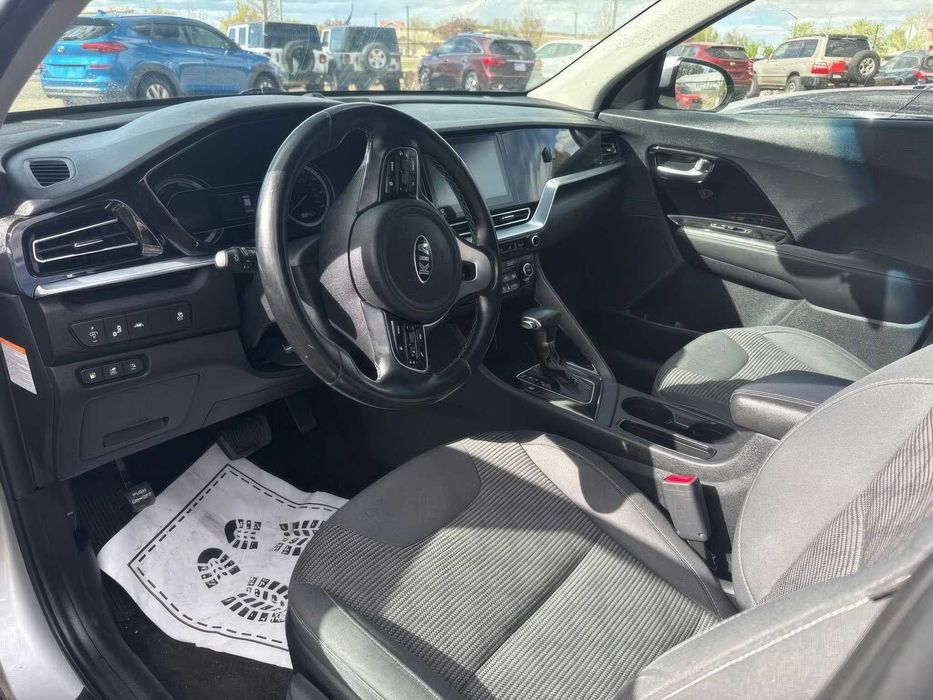 Kia Niro Plug-In Hybrid LXS      2020