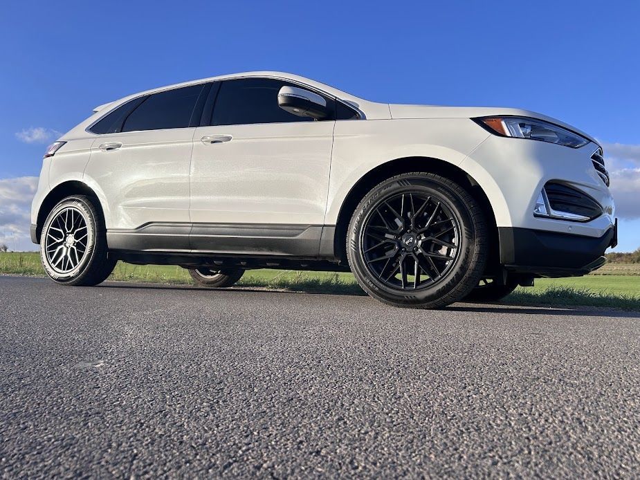 Ford Edge Titanium - najwyzsza wersja - biala perła